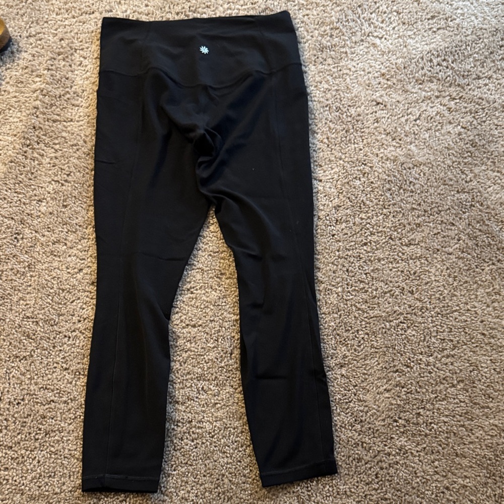 Athleta 7/8!Stash Pocket Black Leggings